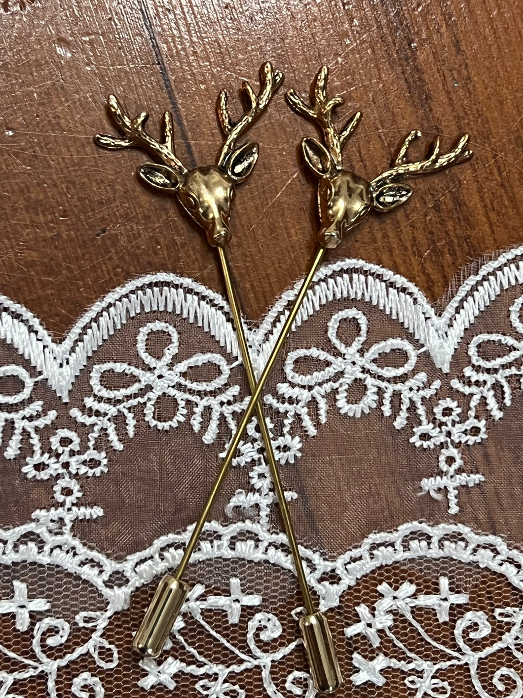 Stag head pin - Gold